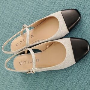 MARYJANE STYLE GLITTER FLATS 6